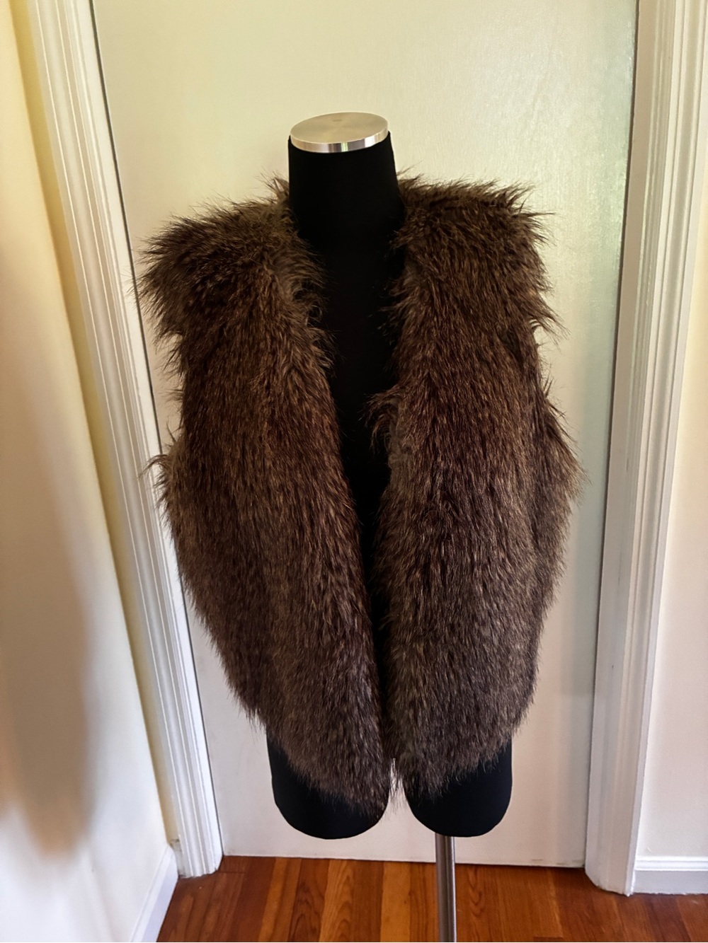 Ann Taylor Faux Fur Brown Vest - Shaggy - size Medium. Like New.